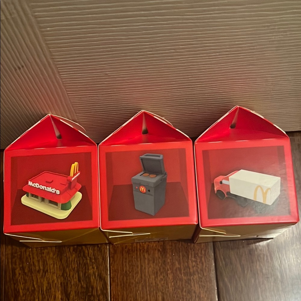 Lil McDonald's House Toy Truck Figures